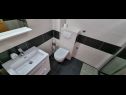 Apartmány Real - 10 m from sea : A7(2+2), A8(2+2) Medulin - Istria  - Apartmán - A8(2+2): kúpelňa s toaletou