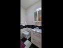 Apartmány Mark - 10 m from sea : A3(2+2), A4(2+2), A5(2+2), A6(2+2) Medulin - Istria  - Apartmán - A3(2+2): kúpelňa s toaletou