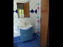 Apartmány Grga - 300m to the sea: A1(4), A2(2), A3(2), A4(2), A5(4), A6(4) Lopar - Ostrov Rab  - Apartmán - A3(2): kúpelňa s toaletou