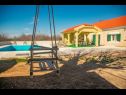 Dovolenkovy dom Villa Karaga - with private pool: H(8+1) Ljubotić - Riviéra Šibenik  - Chorvátsko  - dvor