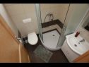 Apartmány Deep Blue A1 PR(6+1), A2 KAT(6+1), A3(4+1) Srima - Riviéra Šibenik  - Apartmán - A2 KAT(6+1): kúpelňa s toaletou