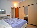 Apartmány Mila - family friendly & comfortable: A1 (6+1) Vodice - Riviéra Šibenik  - Apartmán - A1 (6+1): spálňa