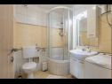 Apartmány Neda - charming and comfy : A1(3) Split - Riviéra Split  - Apartmán - A1(3): kúpelňa s toaletou