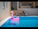 Apartmány Lux 1 - heated pool: A1(4), A4(4) Marina - Riviéra Trogir  - bazén