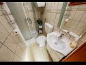 Dovolenkovy dom Božena - nice garden: H(2+1) Poljica (Marina) - Riviéra Trogir  - Chorvátsko  - H(2+1): kúpelňa s toaletou
