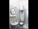 Apartmány VV A1(2+1), A2(5), A3(7) Seget Vranjica - Riviéra Trogir  - Apartmán - A1(2+1): kúpelňa s toaletou