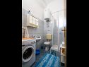 Apartmány VV A1(2+1), A2(5), A3(7) Seget Vranjica - Riviéra Trogir  - Apartmán - A2(5): kúpelňa s toaletou