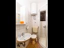 Apartmány VV A1(2+1), A2(5), A3(7) Seget Vranjica - Riviéra Trogir  - Apartmán - A3(7): kúpelňa s toaletou