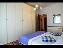 Apartmány VV A1(2+1), A2(5), A3(7) Seget Vranjica - Riviéra Trogir  - Apartmán - A3(7): spálňa