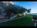 Apartmány Marijan - beautiful view: A1(6) Trogir - Riviéra Trogir  - záhrada