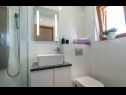 Apartmány Marijan - beautiful view: A1(6) Trogir - Riviéra Trogir  - Apartmán - A1(6): kúpelňa s toaletou