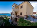 Apartmány Marijan - beautiful view: A1(6) Trogir - Riviéra Trogir  - pohľad (dom a okolie)