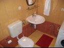 Apartmány a izby Jare - in old town R1 zelena(2), A2 gornji (2+2) Trogir - Riviéra Trogir  - kúpelňa s toaletou
