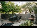 Apartmány Florio - garden & free parking: A1(5) Trogir - Riviéra Trogir  - komin