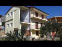 Apartmány Sunny  - sea side terrace & parking: A1(4+1), A2(6+1) Starigrad-Paklenica - Riviéra Zadar  - dom
