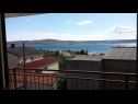 Apartmány Sunny  - sea side terrace & parking: A1(4+1), A2(6+1) Starigrad-Paklenica - Riviéra Zadar  - Apartmán - A1(4+1): pohlad z terasy