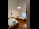 Apartmány Draga - comfortable & afordable: A1(2+2), A2(6), A3(2+2) Vir - Riviéra Zadar  - Apartmán - A2(6): spálňa
