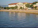 Apartmány Vanja - terrace & BBQ A1(4+2), A2(4+1) Vir - Riviéra Zadar  - pláž