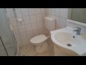 Apartmány Vanja - terrace & BBQ A1(4+2), A2(4+1) Vir - Riviéra Zadar  - Apartmán - A1(4+2): kúpelňa s toaletou
