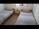 Apartmány Vanja - terrace & BBQ A1(4+2), A2(4+1) Vir - Riviéra Zadar  - Apartmán - A1(4+2): spálňa