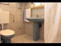 Apartmány a izby Jagoda - comfy and cozy : A1 Lijevi (3+2), A2 Desni (3+2), R1(4) Zadar - Riviéra Zadar  - Apartmán - A2 Desni (3+2): kúpelňa s toaletou