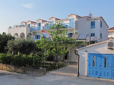 Apartmány Blue - 200 m from sea: A11(2+2), A12(2+2), SA13(3), SA14(3), A15(2+2), A16(2+2) Sućuraj - Ostrov Hvar 