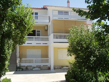 Apartmány Tiho - 300 m from sea: A1(2), A2(4+2), A3(2) Supetarska Draga - Ostrov Rab 