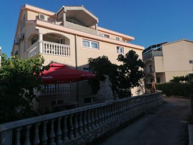 Apartmány Budi - near sandy beach A1(4+2), A2(4+2), A3(4+1) Vodice - Riviéra Šibenik 