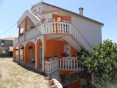 Apartmány Zvone - 100 m from sea: A1(4+1), A2(4+1) Bibinje - Riviéra Zadar 