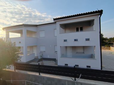Apartmány Juli - modern: A1(2+2) Vir - Riviéra Zadar 