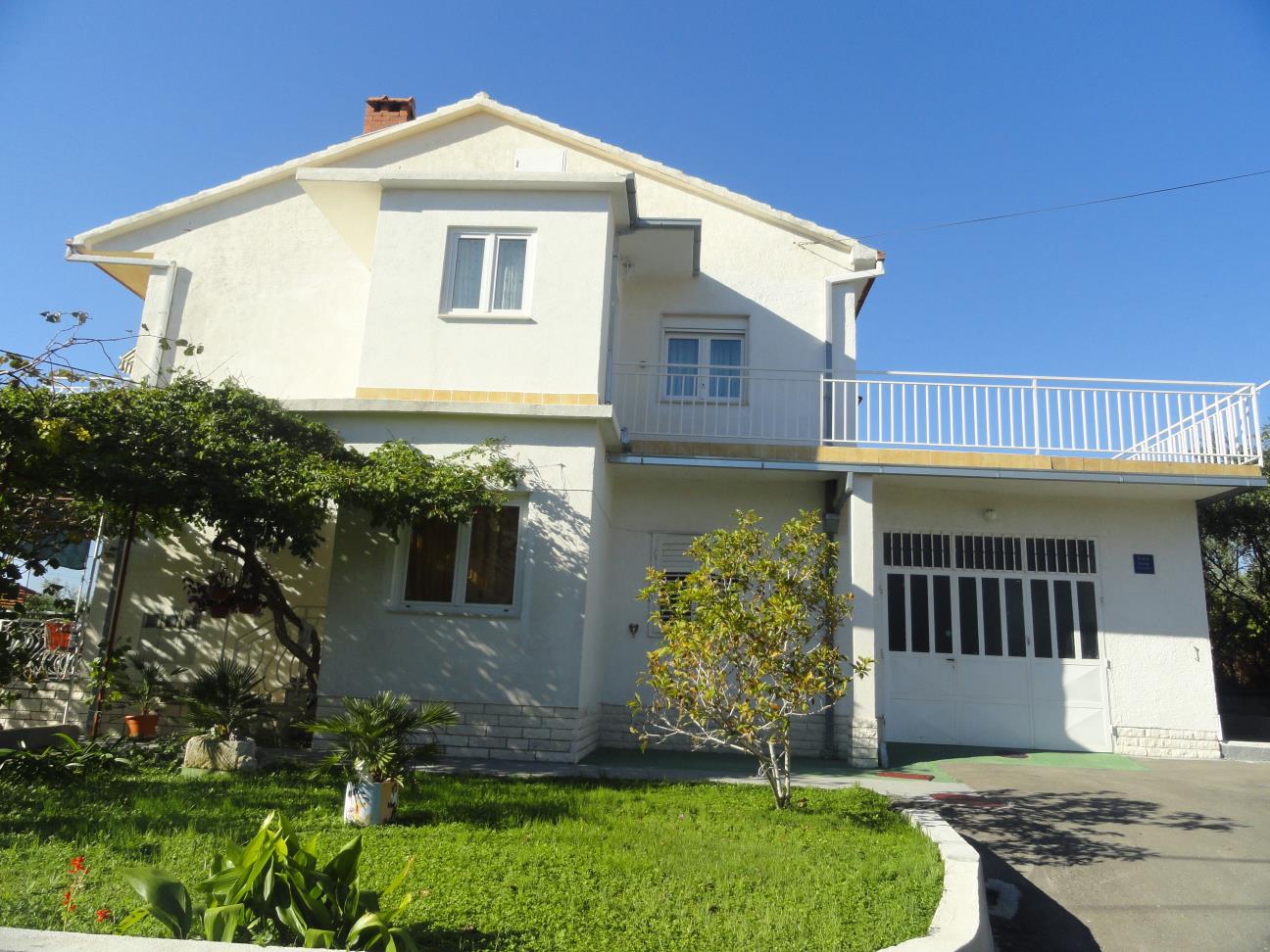 Apartmány Tomi - with large terrace (60m2): A1(4) Trogir - Riviéra Trogir 